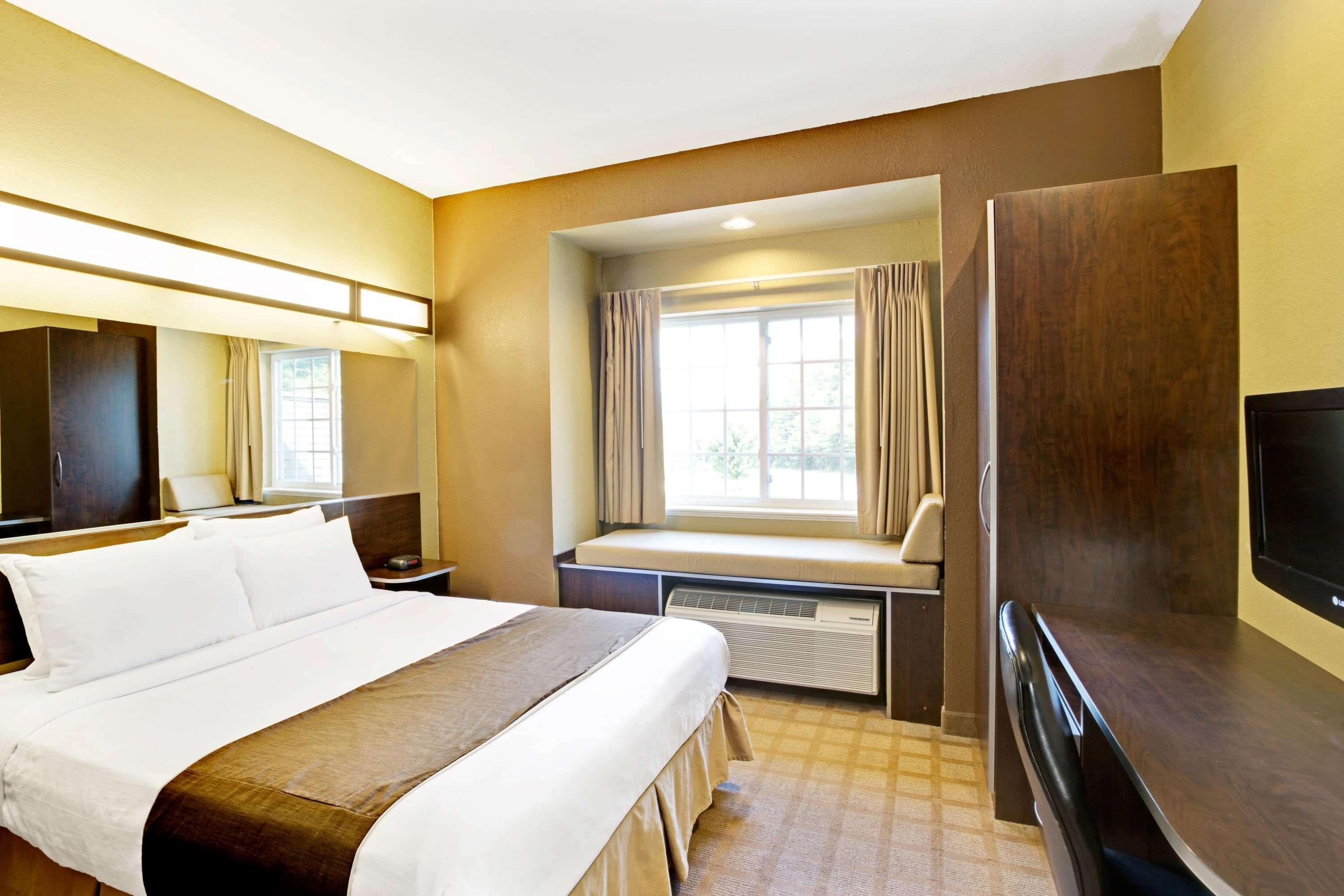 Microtel Inn & Suites By Wyndham Bryson City Exterior photo